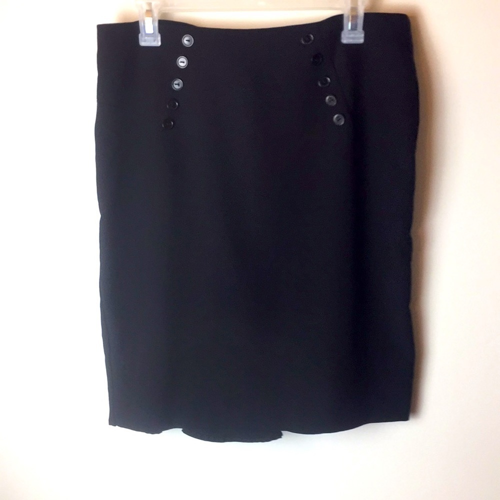 🌸 B Wear black skirt. Size 13.